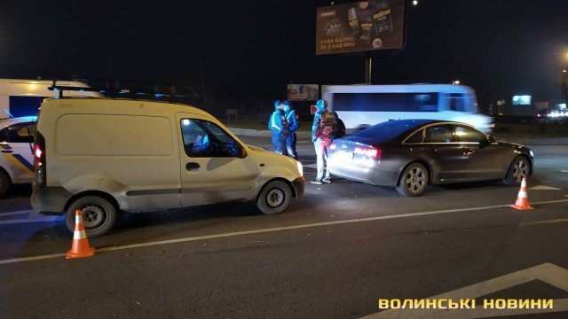 У Луцьку в ДТП травмувалася водійка, яка їхала з дитиною. ФОТО
