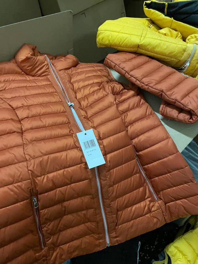 На «Ягодині» у гуманітарному вантажі виявили брендовий одяг на понад 25 мільйонів гривень