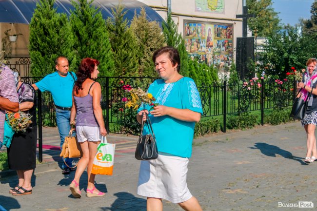 Різнобарв’я квітів та запашний мед: як у Луцьку святять «маковійчики». ФОТО