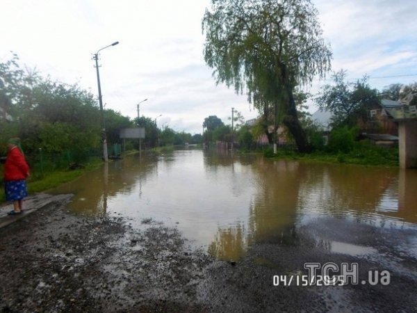 Велика вода на Західній Україні. ФОТО