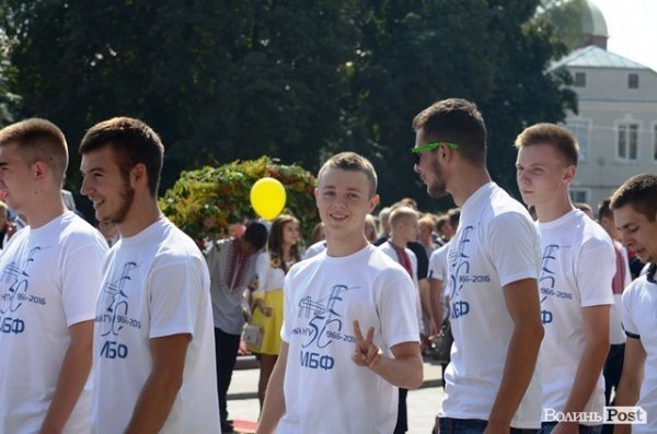 Нові студенти політеху пройшлися червоною доріжкою. ФОТОРЕПОРТАЖ