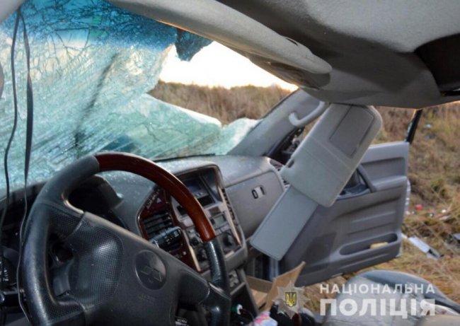 На Волині на швидкості перевернулося авто: водійка опинилася у лікарні. ФОТО