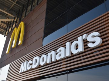 Для «МакДональдзу» у Луцьку встановили режим роботи на  2022 рік 