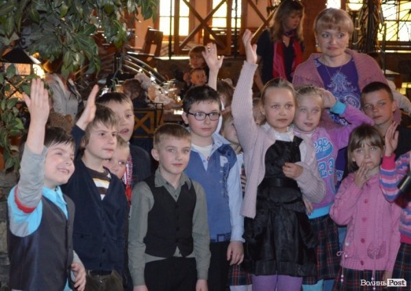 Напередодні Великодня для дітей влаштували забави. ФОТО*