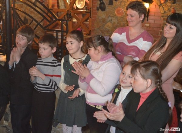 Напередодні Великодня для дітей влаштували забави. ФОТО*