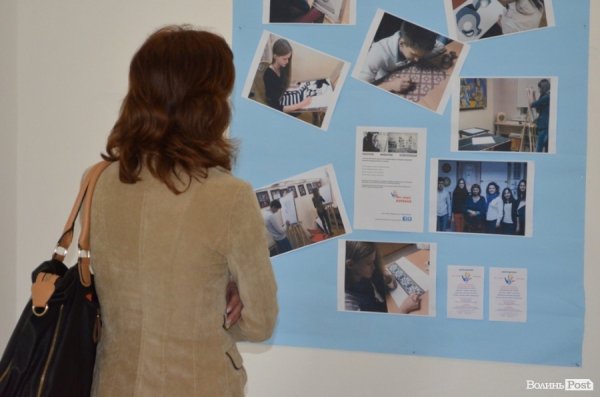 Діти малювали 15-метрову панораму Луцька. ФОТО