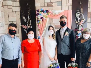 У Нововолинську за час карантину одружилося 9 закоханих пар. ФОТО