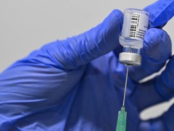 В Україні розпочалася вакцинація колективів: як зробити заявку