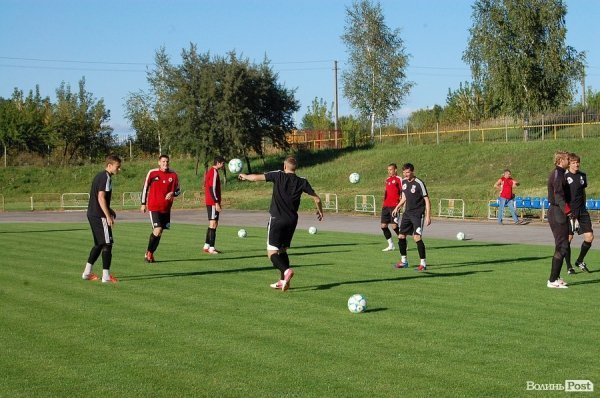 Футболісти «Волині» готуються до гри з «Металістом». ФОТО