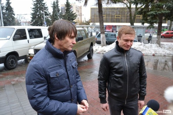 Ігор Єремеєв та Степан Івахів передали бійцям позашляховик. ФОТО. ВІДЕО