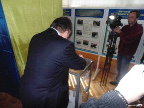 У Волиньраді голосують за звільнення Войтовича. ФОТО