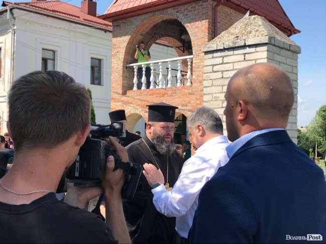Порошенко приїхав у монастир в Жидичині. ФОТО