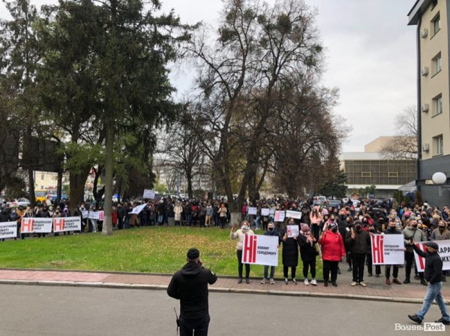 Як у Луцьку відбувався мітинг підприємців та про що говорили за зачиненими дверима. ФОТО 