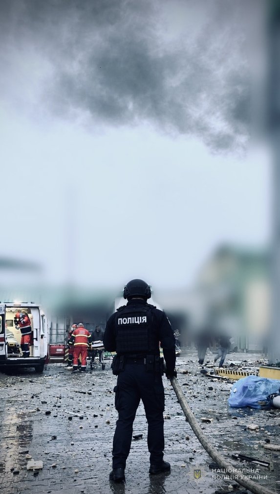 Поліція працює на місці атаки ворожого БпЛА в Маневичах 