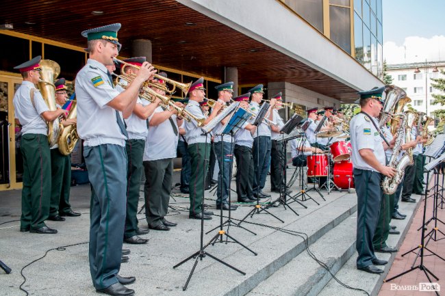 Лучани стали очевидцями незвичного концерту. ФОТО