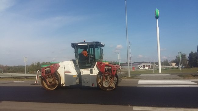 На трасі Устилуг-Луцьк-Рівне тривають ремонтні роботи. ФОТО