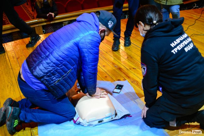 У Луцьку вчили надавати домедичну допомогу. ФОТО