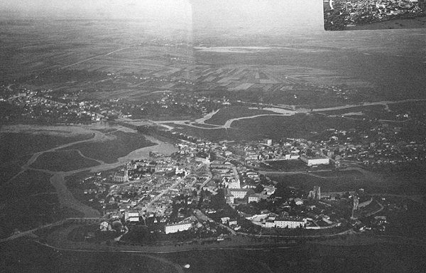 Зображення з книги «Луцьк у старовинній листівці, гравюрі та фотографії» Віктора Літевчука