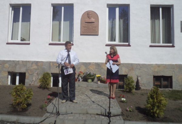 На Волині з'явився пам'ятний знак краєзнавцю. ФОТО. ВІДЕО