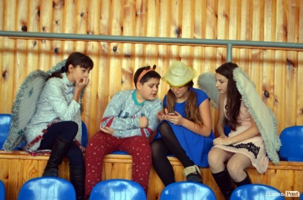 Бігали, раділи, вболівали: у Ковелі школярі змагалися на святкових «Веселих стартах»