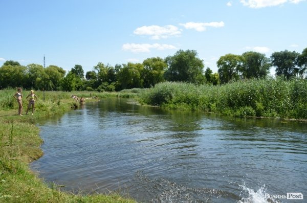 Відпочинок під Луцьком. Річка Чорногузка. ФОТО