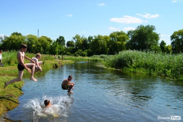 Відпочинок під Луцьком. Річка Чорногузка. ФОТО