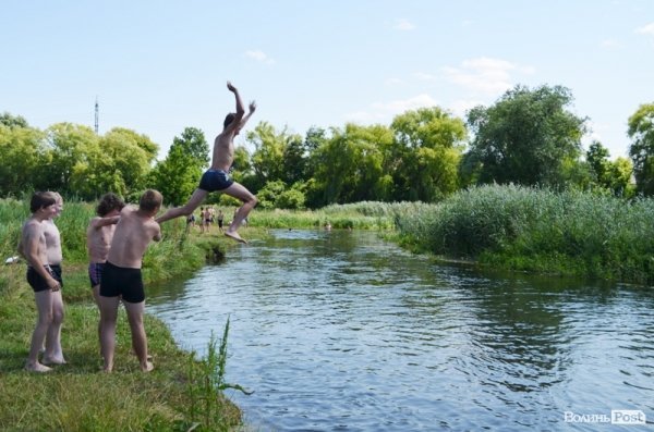 Відпочинок під Луцьком. Річка Чорногузка. ФОТО