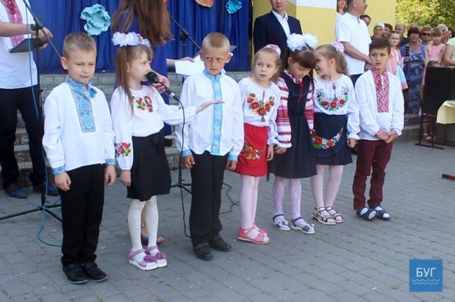 Останній дзвоник у Володимирі. ФОТО