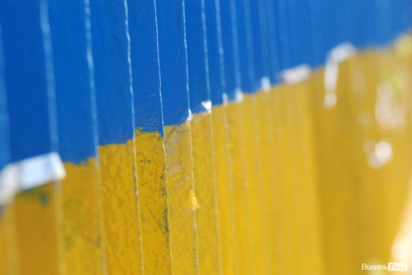 Синьо-жовтий міст у Луцьку. ФОТО