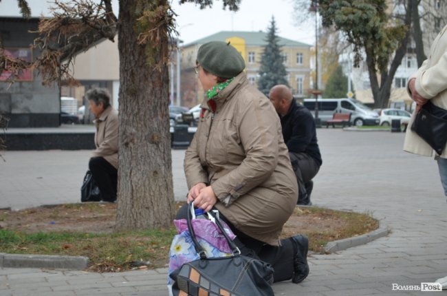 «Він захищав не лише свою сім‘ю»: у Луцьку попрощалися з Героєм. ФОТОРЕПОРТАЖ