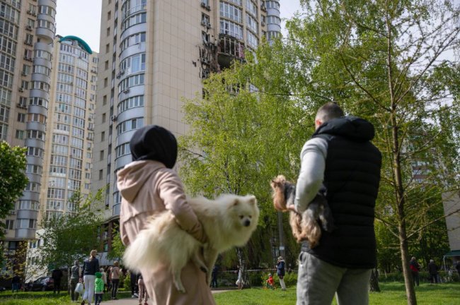 Наймасованіша атака дронами: на Київ летіли 36 «шахедів», уламки пошкодили багатоповерхівку. ФОТО