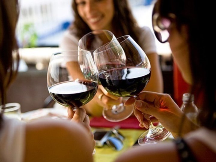 Алкоголь після 40: чому «як у молодості» більше не вийде?