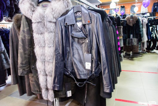 У магазині шкіри та хутра «Steel» у центрі Луцька пропонують шалені знижки*