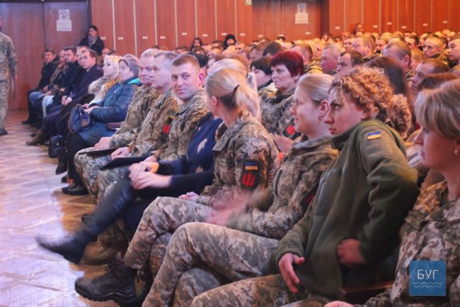 У Володимирі-Волинському урочисто вітали військових, які повернулися з ООС