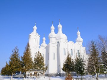 Білосніжна казка під Луцьком: церква, яка вражає красою. ФОТО