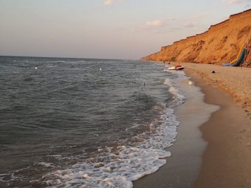 Курорти Чорного і Азовського морів: куди поїхати цього літа і які ціни
