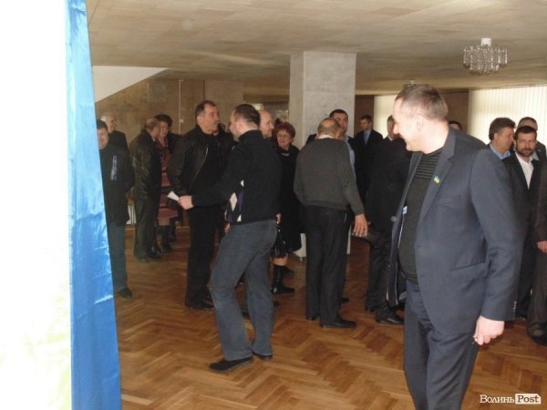 У Волиньраді голосують за звільнення Войтовича. ФОТО