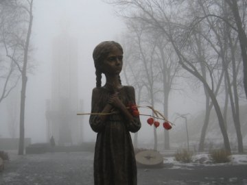 В Україні вшановують пам’ять жертв Голодоморів