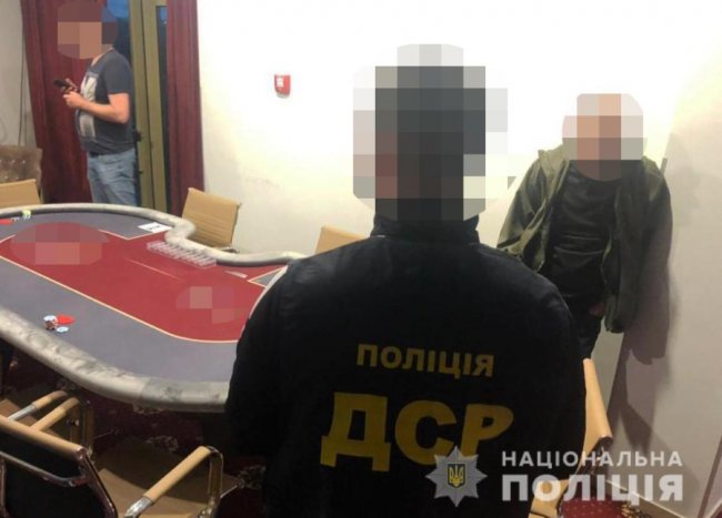 В центрі Луцька працював підпільний гральний заклад. ФОТО