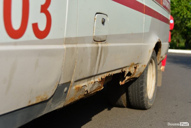 Волинській «швидкій» подарували новий автомобіль. ФОТО