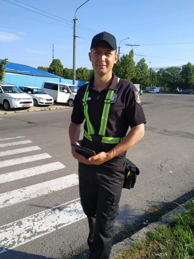 У Луцьку чоловік ховав наркотики у смітті