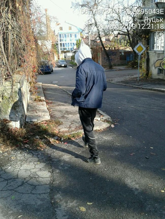 У Луцьку чоловік ховав наркотики у смітті