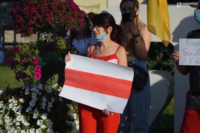 «Жыве Беларусь»: у Луцьку відбулась акція на підтримку білорусів. ФОТО. ВІДЕО