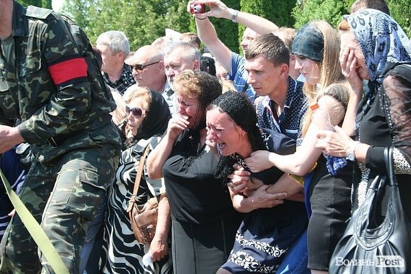 Воїнів-лучан поховали в Гаразджі. ФОТО