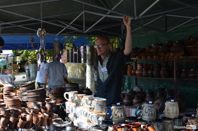 Ярмарок на «Лесі»: що особливого лучанам пропонують купити у національне свято. ФОТО