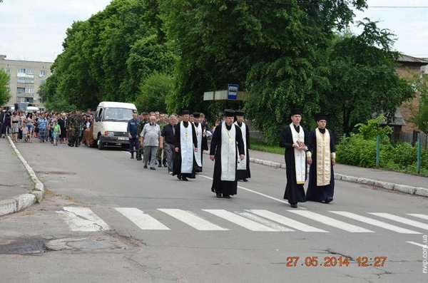 Поховали загиблого під Волновахою нововолинця. ФОТО. ВІДЕО