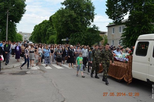 Поховали загиблого під Волновахою нововолинця. ФОТО. ВІДЕО