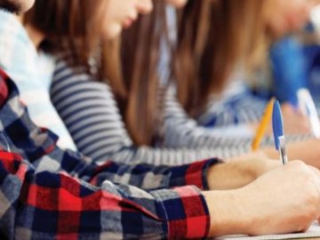 Цьогоріч учні 4 та 9 класів не складатимуть ДПА