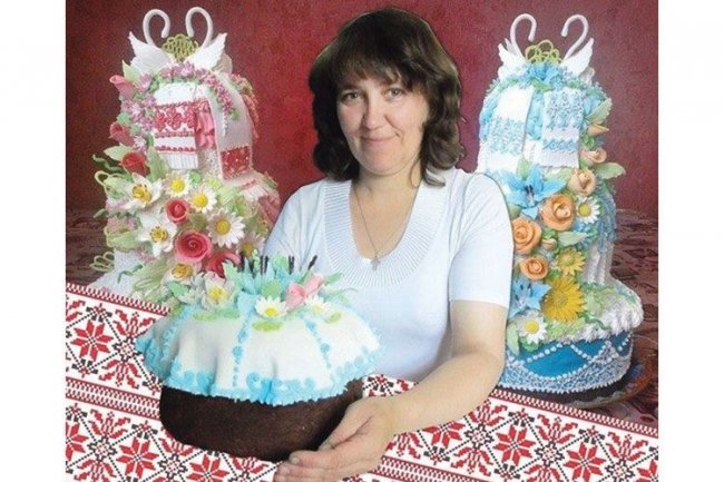 Однорука волинянка пече неймовірні короваї. ФОТО