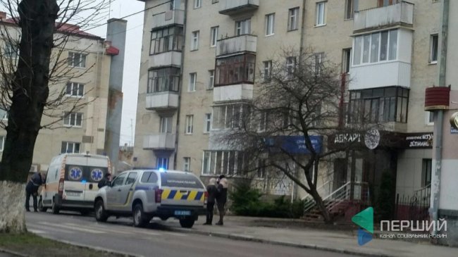 У Луцьку за загадкових обставин з вікна випала жінка. ФОТО